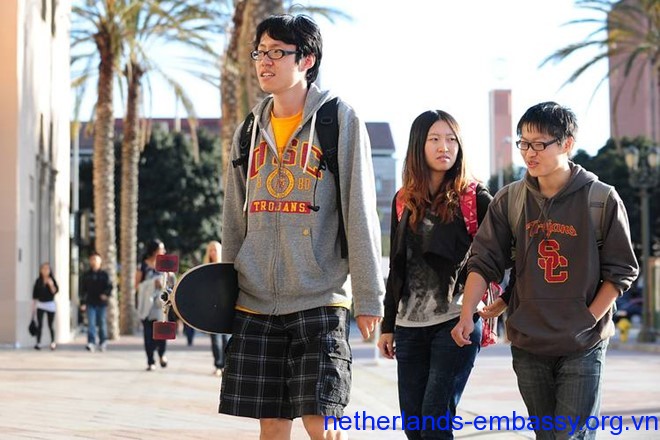 Giới trẻ Trung Quốc tin Mỹ vẫn là bình chọn du học đi đầu